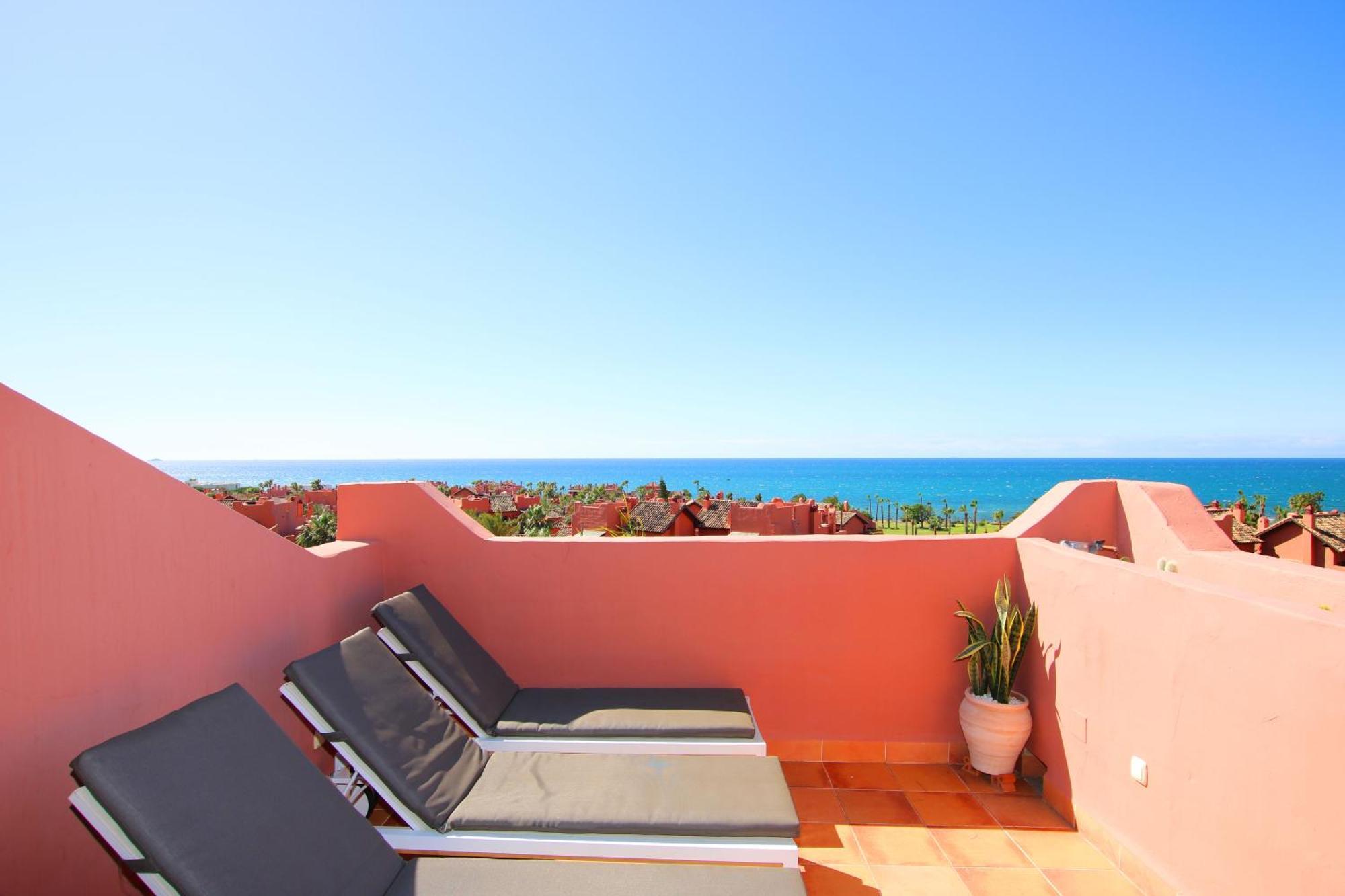 Apartment Luxury 3 Bed Duplex Penthouse, 3 Mins Walk To The